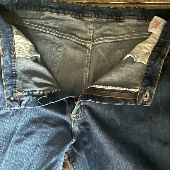 WRANGLER®➰FIVE STAR PREMIUM DENIM REGULAR FIT JEAN IN DARK STONEWASH Size38Wx32L - Picture 6 of 8